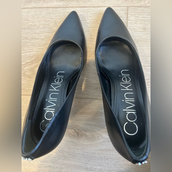 Calvin Klein Women’s Heels Black Pumps Size 7 M Shaye 2 Synthetic 3” Stiletto - Picture 8 of 9